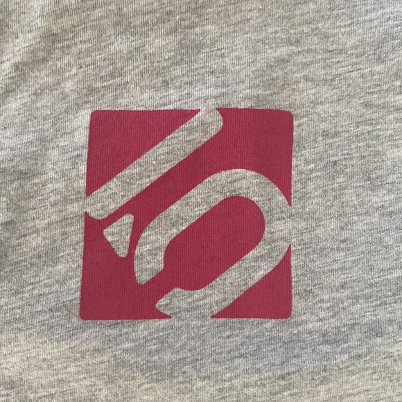 EUC 5.10 WOMENS XS SHORT SLEEVE TEE NO FLAWS WORN ONCE - Picture 6 of 6